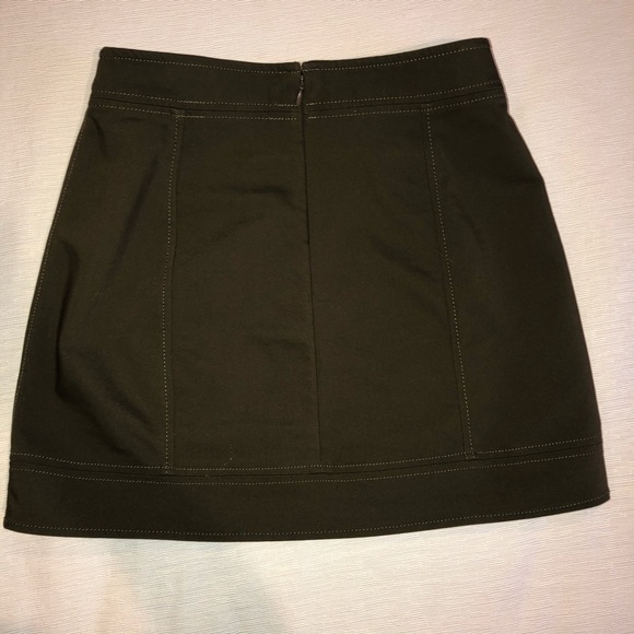 Patch Pocket Mini Skirt - Picture 5 of 6